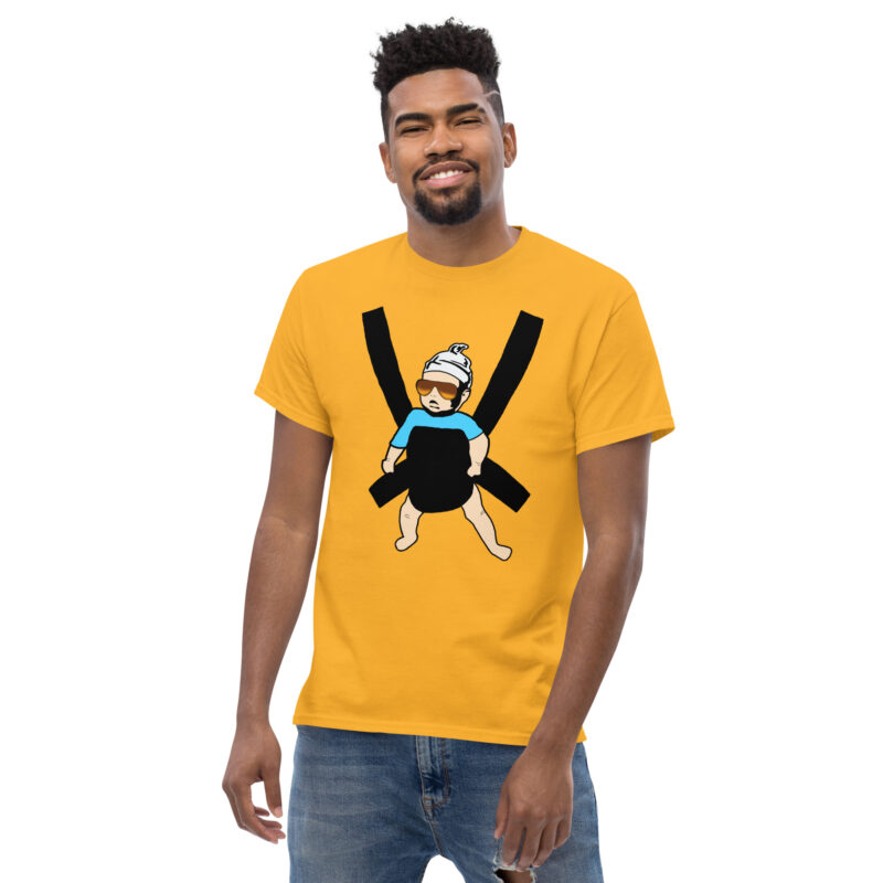 Carlos Baby mit cooler Sonnenbrille in Tragegurt Unisex T-Shirt