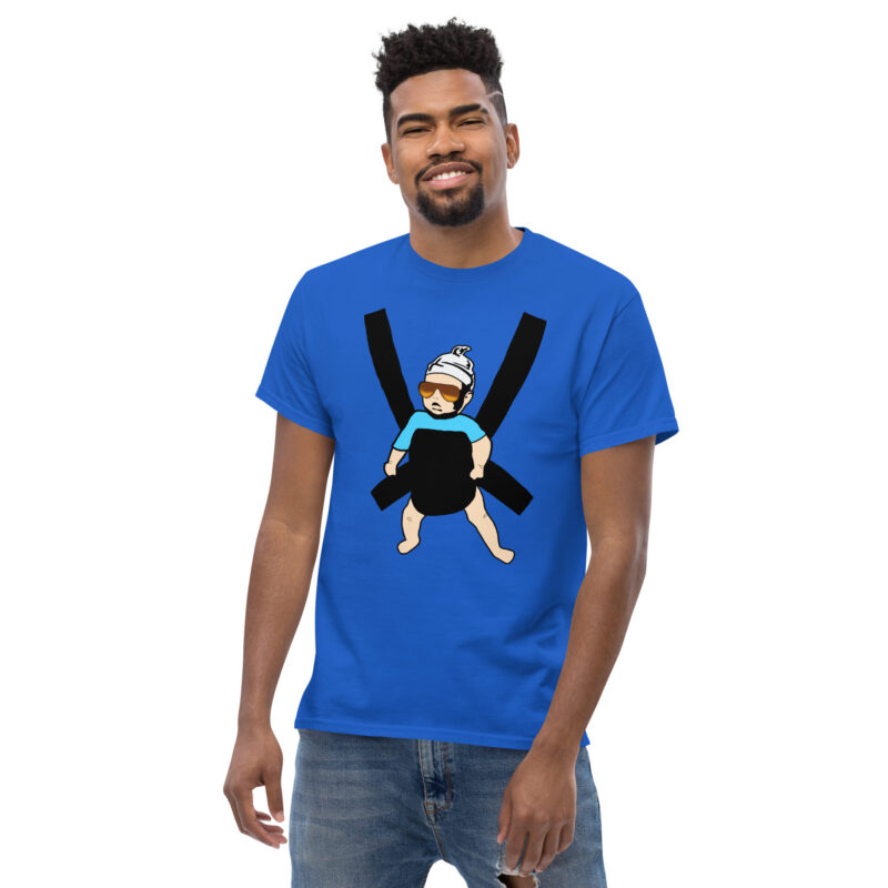 Carlos Baby mit cooler Sonnenbrille in Tragegurt Unisex T-Shirt