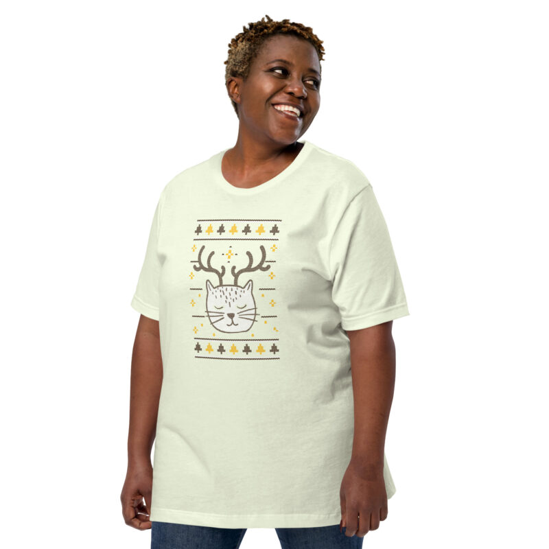 Katze mit Rentiergeweih im Weihnachtspullover-Design Unisex-T-Shirt