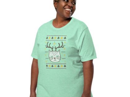Katze mit Rentiergeweih im Weihnachtspullover-Design Unisex-T-Shirt – T-Shirts – klamottn.de Katze mit Rentiergeweih im Weihnachtspullover-Design Unisex-T-Shirt – T-Shirts – klamottn.de