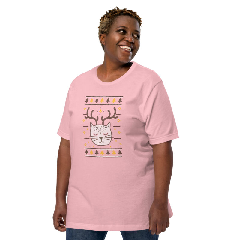 Katze mit Rentiergeweih im Weihnachtspullover-Design Unisex-T-Shirt
