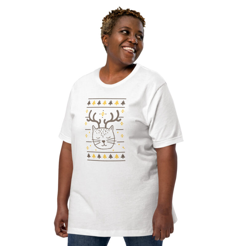Katze mit Rentiergeweih im Weihnachtspullover-Design Unisex-T-Shirt