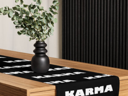 Karma Tischläufer – Home & Living – klamottn.de Karma Tischläufer – Home & Living – klamottn.de