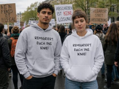 Remigriert euch ins Knie Unisex-Hoodie – Hoodies – Klamottn™