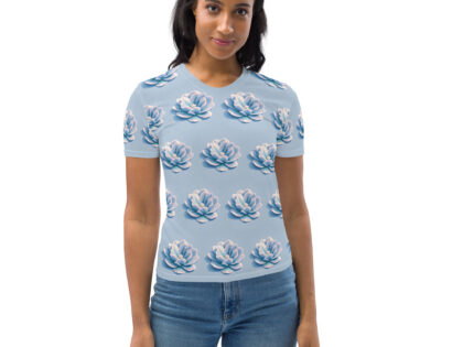 3D Voxel-Blumenillustration in Trendfarbe Hellblau 2024 Allover-Damen-T-Shirt – T-Shirts – klamottn.de 3D Voxel-Blumenillustration in Trendfarbe Hellblau 2024 Allover-Damen-T-Shirt – T-Shirts – klamottn.de