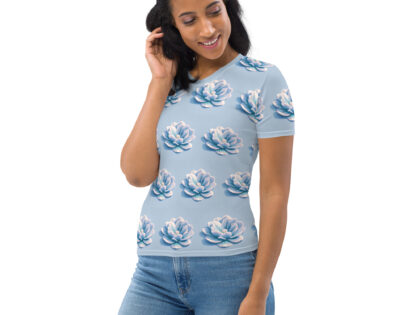 3D Voxel-Blumenillustration in Trendfarbe Hellblau 2024 Allover-Damen-T-Shirt – T-Shirts – klamottn.de 3D Voxel-Blumenillustration in Trendfarbe Hellblau 2024 Allover-Damen-T-Shirt – T-Shirts – klamottn.de