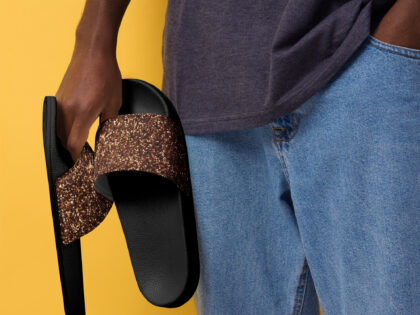 Bronzefarbene Herren-Schlappen – Schuhe – klamottn.de