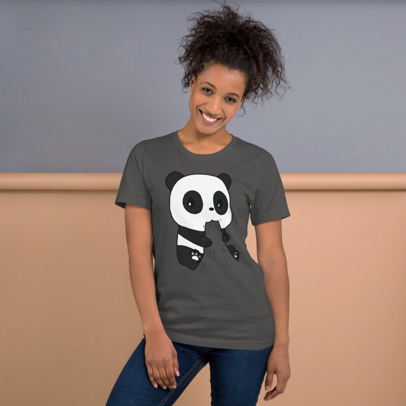 Naschender Panda Unisex-T-Shirt – T-Shirts – klamottn.de