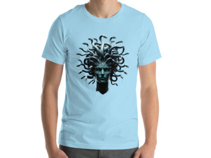 Medusa in Türkis: Mythologie trifft Moderne Unisex-T-Shirt – T-Shirts – klamottn.de Medusa in Türkis: Mythologie trifft Moderne Unisex-T-Shirt – T-Shirts – klamottn.de