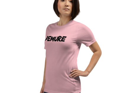 Demure Unisex-T-Shirt – T-Shirts – klamottn.de Demure Unisex-T-Shirt – T-Shirts – klamottn.de