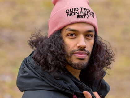 Quid Tecum Non recte est? Beanie – Accessoires – klamottn.de Quid Tecum Non recte est? Beanie – Accessoires – klamottn.de