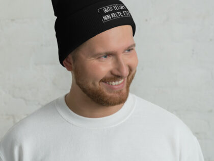 Quid Tecum Non recte est? Beanie – Accessoires – klamottn.de Quid Tecum Non recte est? Beanie – Accessoires – klamottn.de