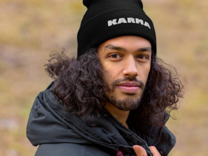 Karma Beanie – Accessoires – klamottn.de Karma Beanie – Accessoires – klamottn.de