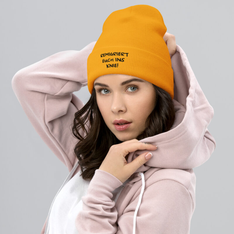 Remigriert euch ins Knie Beanie – Accessoires – klamottn.de