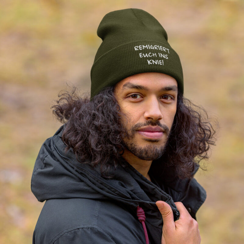 Remigriert euch ins Knie Beanie