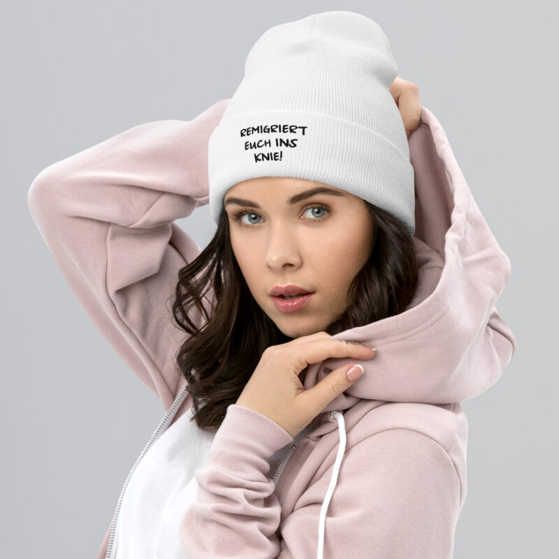 Remigriert euch ins Knie Beanie – Accessoires – klamottn.de