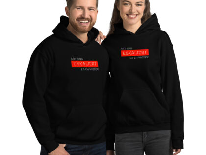 Mit uns eskaliert es eh wieder Unisex-Hoodie – Hoodies – klamottn.de Mit uns eskaliert es eh wieder Unisex-Hoodie – Hoodies – klamottn.de
