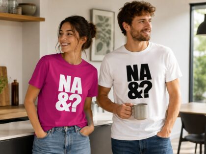 Na und? Unisex-T-Shirt – T-Shirts – Klamottn™