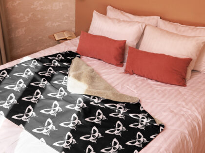 Schmetterling Schädel Sherpa-Decke – Home & Living – klamottn.de Schmetterling Schädel Sherpa-Decke – Home & Living – klamottn.de