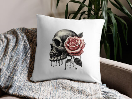 Schädel mit roter Rose Basic-Kissen – Home & Living – klamottn.de Schädel mit roter Rose Basic-Kissen – Home & Living – klamottn.de