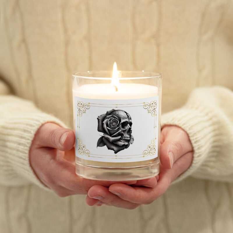 Monochromer Schädel mit Rose Sojawachs-Kerze im Glas – Home & Living – klamottn.de