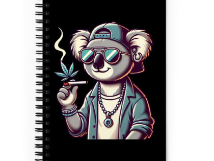 Entspannter Koala mit Joint Spiral-Notizblock – Accessoires – klamottn.de Entspannter Koala mit Joint Spiral-Notizblock – Accessoires – klamottn.de