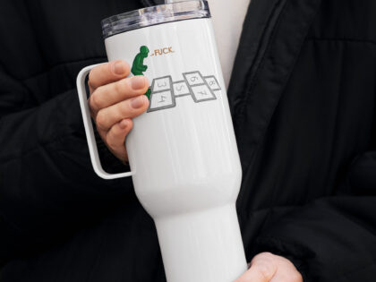 Soldat im Hüpfspiel Reisebecher mit Griff – Accessoires – klamottn.de Soldat im Hüpfspiel Reisebecher mit Griff – Accessoires – klamottn.de