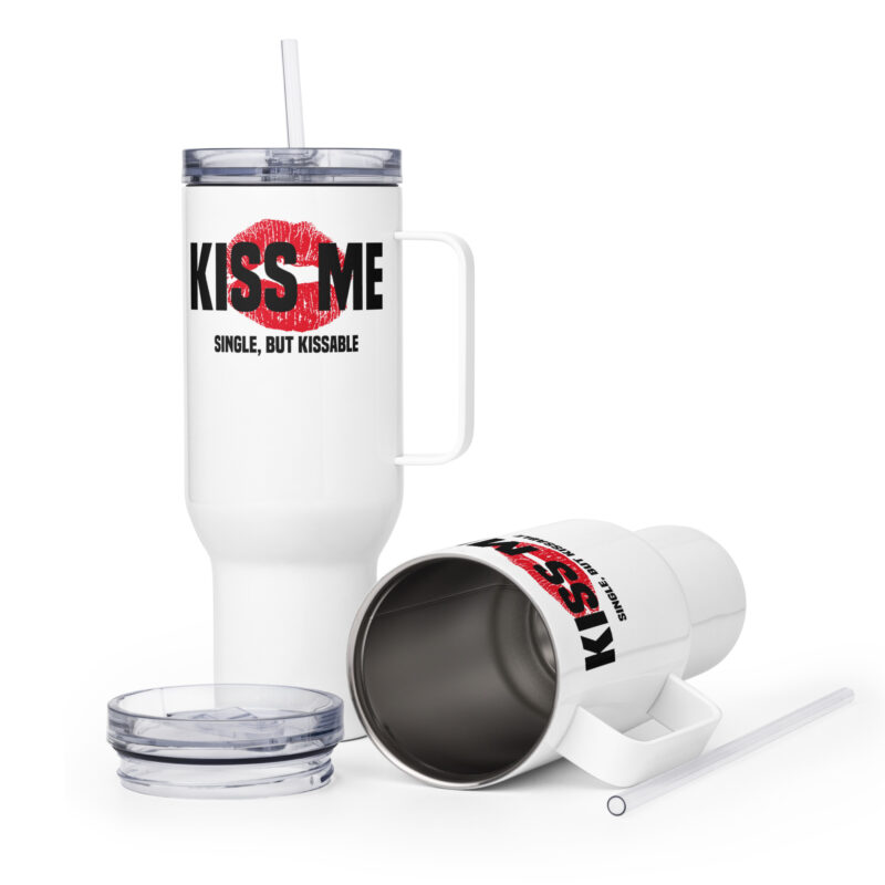 Kiss Me – Single, but Kissable Reisebecher mit Griff – Accessoires – klamottn.de