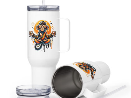 Meditierender Affe Reisebecher mit Griff – Accessoires – klamottn.de Meditierender Affe Reisebecher mit Griff – Accessoires – klamottn.de