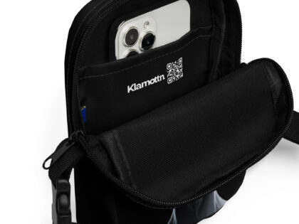 Dämonische Präsenz Umhängetasche – Accessoires – klamottn.de Dämonische Präsenz Umhängetasche – Accessoires – klamottn.de