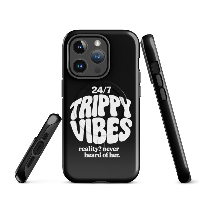 Trippy Vibes – Reality? Never heard of her Hardcase iPhone®-Hülle mit MagSafe® – Accessoires – klamottn.de