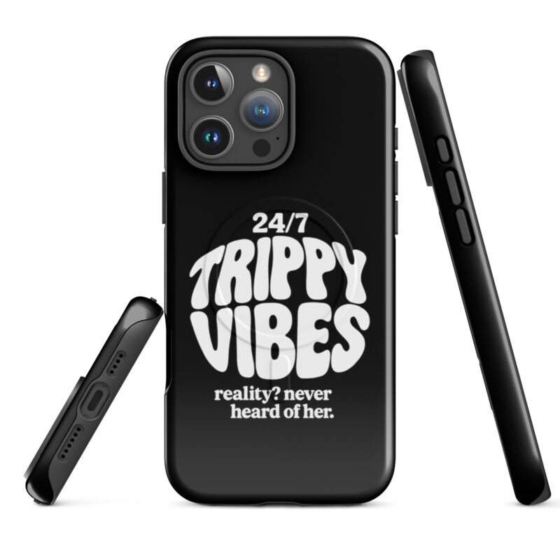 Trippy Vibes – Reality? Never heard of her Hardcase iPhone®-Hülle mit MagSafe® – Accessoires – klamottn.de