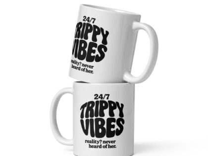 Trippy Vibes – Reality? Never heard of her Tasse – Home & Living – klamottn.de Trippy Vibes – Reality? Never heard of her Tasse – Home & Living – klamottn.de