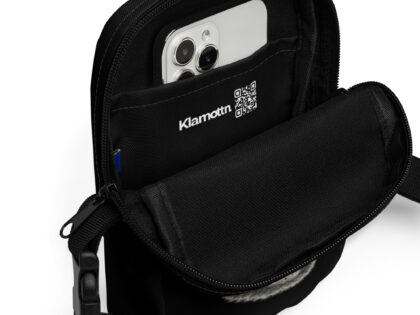 Rosen aus der Dunkelheit Umhängetasche – Accessoires – klamottn.de Rosen aus der Dunkelheit Umhängetasche – Accessoires – klamottn.de