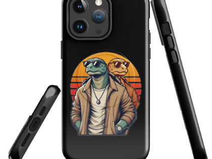 Schildkröten im Retro-Sunset-Style Hardcase iPhone®-Hülle mit MagSafe® – Accessoires – klamottn.de Schildkröten im Retro-Sunset-Style Hardcase iPhone®-Hülle mit MagSafe® – Accessoires – klamottn.de