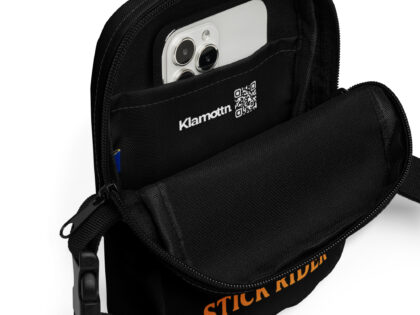 Certified Stick Rider Umhängetasche – Accessoires – klamottn.de Certified Stick Rider Umhängetasche – Accessoires – klamottn.de