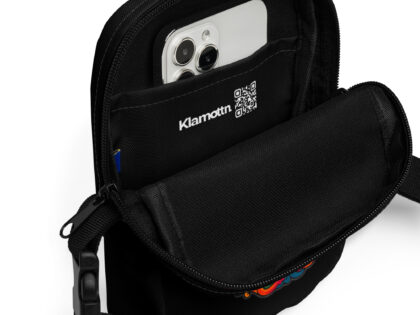 Wildes Piratenschiff Umhängetasche – Accessoires – klamottn.de Wildes Piratenschiff Umhängetasche – Accessoires – klamottn.de