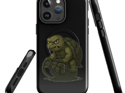 Wütende Schildkröte auf Granate Hardcase iPhone®-Hülle mit MagSafe® – Accessoires – klamottn.de Wütende Schildkröte auf Granate Hardcase iPhone®-Hülle mit MagSafe® – Accessoires – klamottn.de