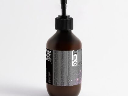 VARE Silk Skin Body Serum – Spices & Sandalwood | 270 ml – VARE – klamottn.de VARE Silk Skin Body Serum – Spices & Sandalwood | 270 ml – VARE – klamottn.de