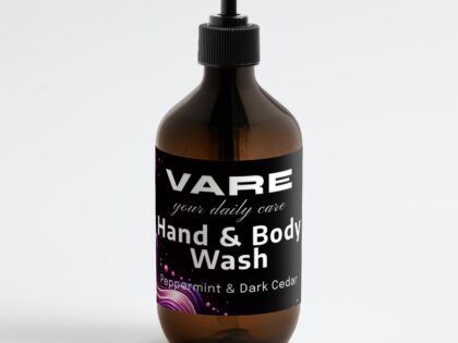 VARE Hand & Body Wash – Peppermint & Dark Cedar | 490 ml – VARE – klamottn.de VARE Hand & Body Wash – Peppermint & Dark Cedar | 490 ml – VARE – klamottn.de