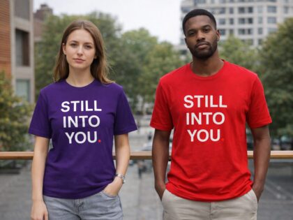 Still into you Unisex-T-Shirt – T-Shirts – Klamottn™